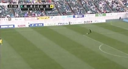 Τερματοφύλακας σκοράρει απ’ την εστία του. Πάλι! (video)