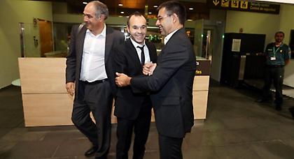 Τελικά ανανεώνει ο Ινιέστα