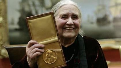 Πέθανε η νομπελίστρια συγγραφέας Ντόρις Λέσινγκ