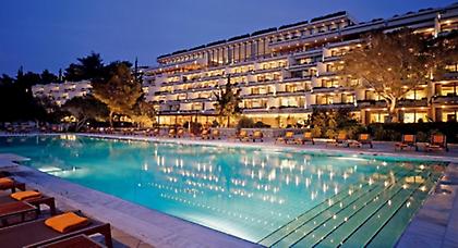 Δεκατρείς μνηστήρες για τον Αστέρα Βουλιαγμένης