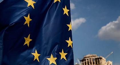 Ύφεση στην Ελλάδα και το 2014 «βλέπει» ο ΟΟΣΑ