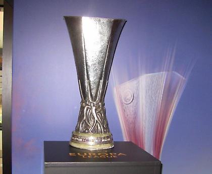 H HTC έφερε το τρόπαιο του Europa League  στην Ελλάδα!