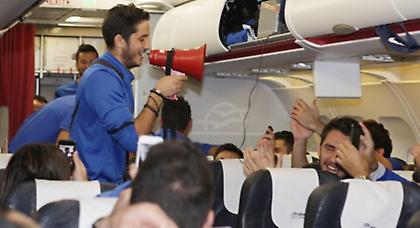 Οι πανηγυρισμοί στην πτήση της επιστροφής (video)