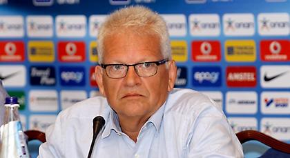 «Πιστεύω πως ο Σάντος θα μείνει»