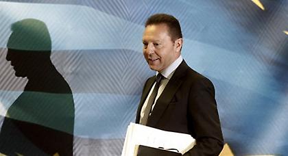 Προϋπολογισμό χωρίς μειώσεις μισθών και συντάξεων καταθέτει η κυβέρνηση