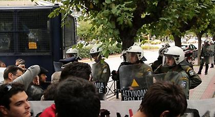 Αποκλιμακώθηκε η ένταση στην Ευελπίδων