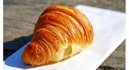 Εκατό ευρώ πρόστιμο για ένα κρουασάν!
