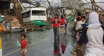 Φιλιππίνες: Ξεπέρασαν τους 5.000 οι νεκροί από τον τυφώνα