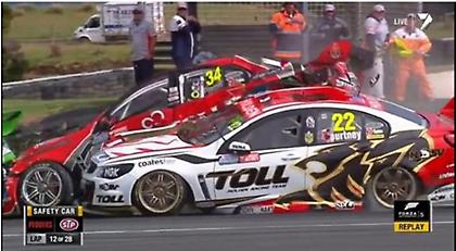 Σοβαρό ατύχημα σε αγώνα V8 Supercar