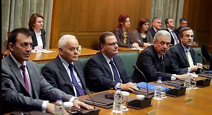 Υπουργοί «βομβαρδίζουν» με e-mail προτάσεων την Τρόικα