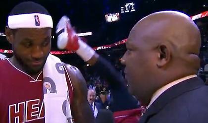 Ο Ουέιντ κάνει video-bombing στον Λεμπρόν