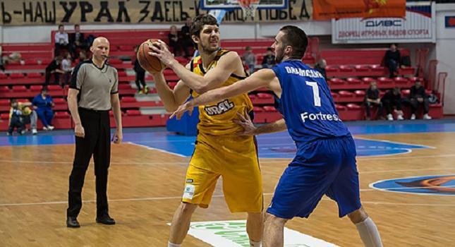 Δύσκολη νίκη για Σολέ