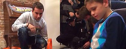 Στρίμωξαν τον Λορένθο οι μικροί του φίλοι