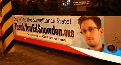 Μηνύματα υπέρ του Σνόουντεν σε λεωφορεία της Ν. Υόρκης