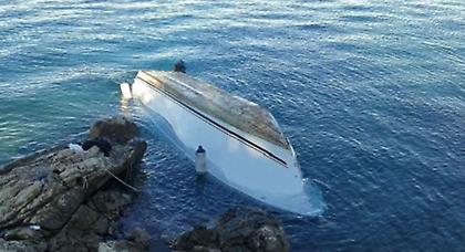 «Γλιτώσαμε από τη θάλασσα, μας έγδυσε η αστυνομία»