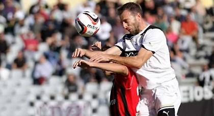 Ο ένας... κατέστρεψε τον άλλο!