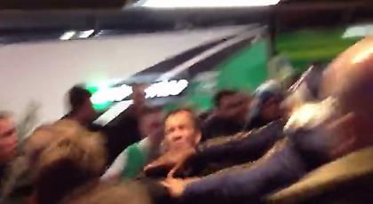 Ξύλο στο αεροδρόμιο κατά την άφιξη της Μαρσέιγ (video)