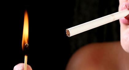 Στα «πράσα» θέλει να πιάσει τους καπνιστές το υπουργείο Υγείας