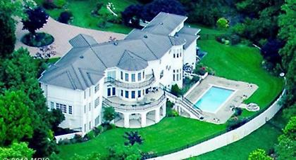 Το σπίτι του μπασκετμπολίστα που μοιάζει με τον Λευκό Οίκο (Pics)