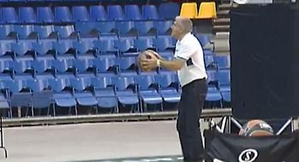 Ο Ομπράντοβιτς τα βάζει από παντού (video)