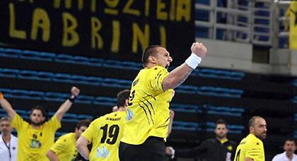 Στην κορυφή ανελλιπώς…