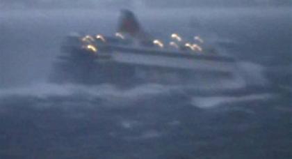 Μάχη με τα κύματα (video)