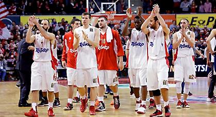 Το διασκεδάζει και… αδιάφορος