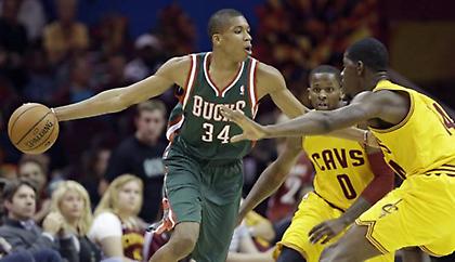 Του εύχονται, αλλά δεν μπορούν να ακόμη να τον… πουν (video)