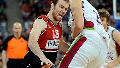 Ασυγκράτητη η Λαμποράλ...