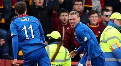 Δείχνει να το καθαρίζει...