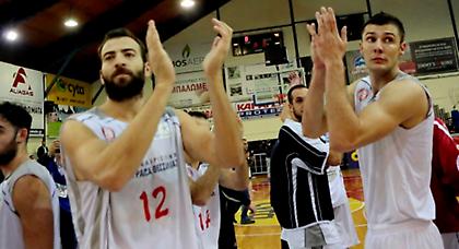 Στα Τρίκαλα, στα δυο στενά…