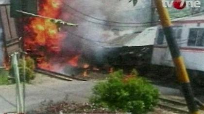 Σύγκρουση αμαξοστοιχίας και φορτηγού στην Ινδονησία