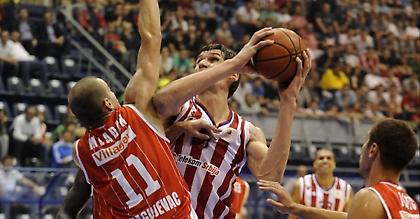 Μόνος πρώτος ο Ερυθρός Αστέρας