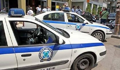 Αποκλεισμένη παραμένει η περιοχή γύρω από τη ΔΟΥ Γλυφάδας