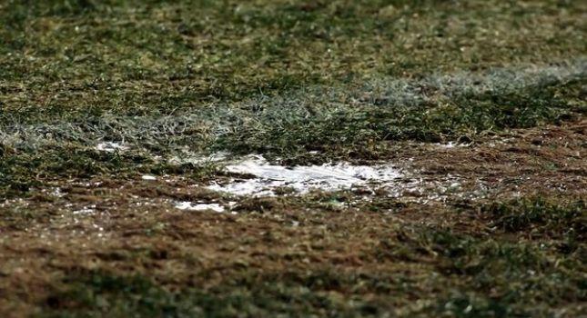 «Ντύνουν» το χλοοτάπητα