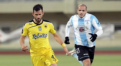 Συμπλήρωσε κάρτες ο Ρόβας