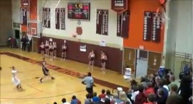 Απίστευτο καλάθι απ’ ένα πιτσιρικά