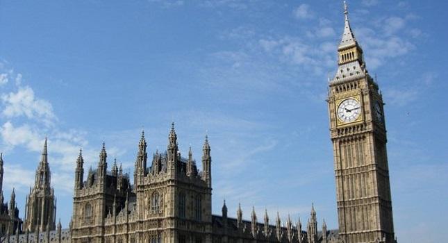 Πρόταση για αύξηση 11% στις αποδοχές των Βρετανών βουλευτών
