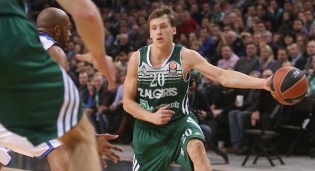 «Θρίλερ» σε βαλτικό φόντο