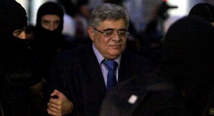 Ποιοι παπάδες στηρίζουν και φέρνουν ψήφους στη Χρυσή Αυγή