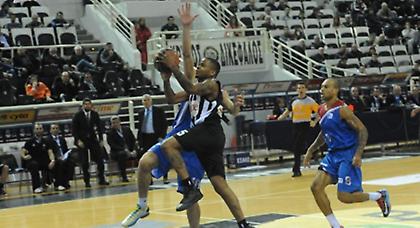 Μπαρούτι στον ΠΑΟΚ με τη διαιτησία