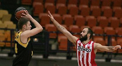 Εκτός ο Βεζένκοφ