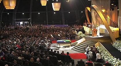 Άρχισε η κηδεία του Νέλσον Μαντέλα