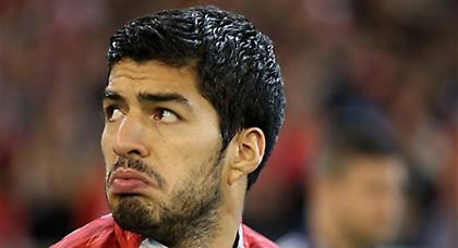 Κοριτσάκι… κορόιδεψε τον Σουάρες! (pic)