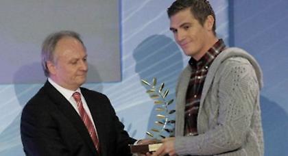 Ο Ολυμπιακός συγχαίρει τον Γιαννιώτη