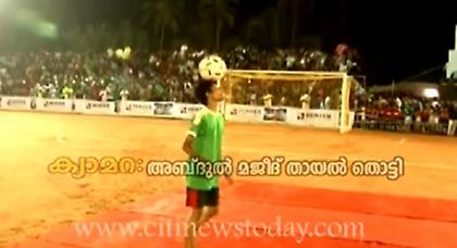 Κατάρρευση κερκίδας στην Ινδία (vids)