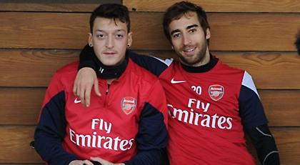 «Καριέρα» στο τραγούδι ο Εζίλ