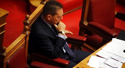Σε δύσκολη θέση ο Στουρνάρας!