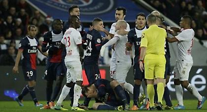 Παίκτης της Λιλ έριξε σφαλιάρα στον Ιμπραΐμοβιτς (video)