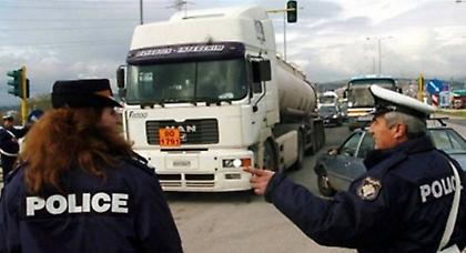 Έκτακτα μέτρα της Τροχαίας για την έξοδο των εκδρομέων